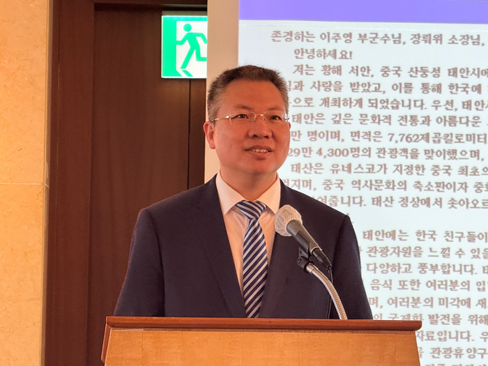 에디터 사진